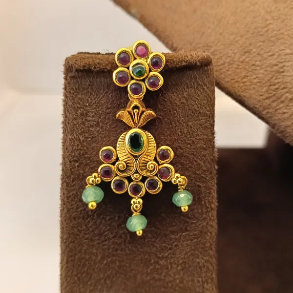 Gold_Tone_Traditional_Necklace_Set_For_Women