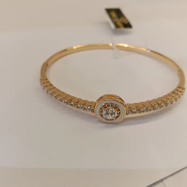 Gold-Tone_Stone_Studded_Bracelet_for_Women