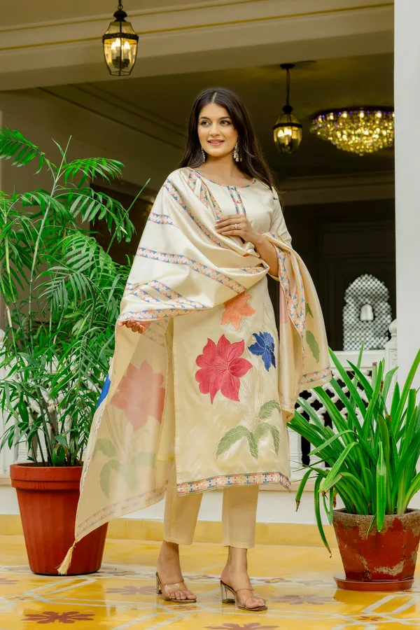 Cream_Viscose_Assam_Silk_Floral_Printed_Kurta_Set_For_Women