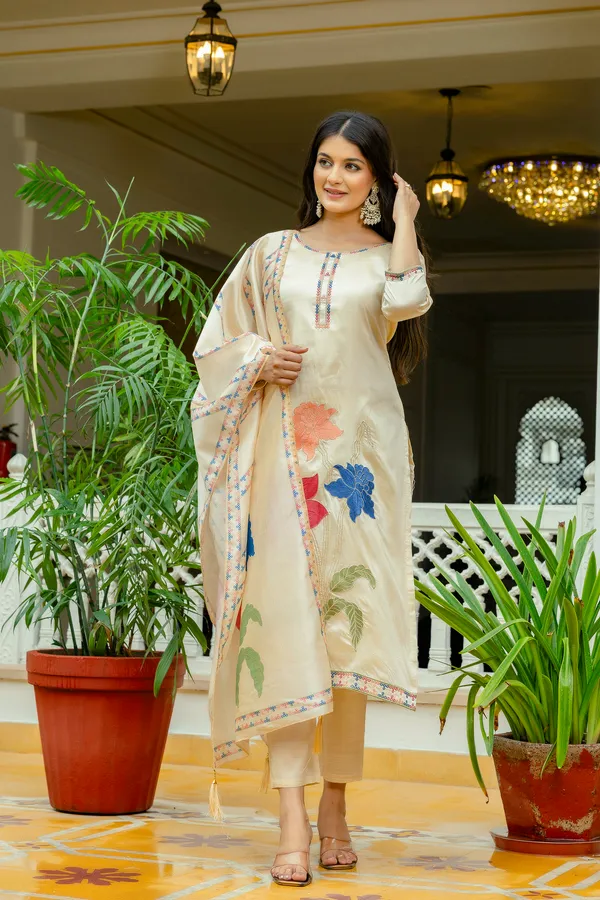 Cream_Viscose_Assam_Silk_Floral_Printed_Kurta_Set_For_Women