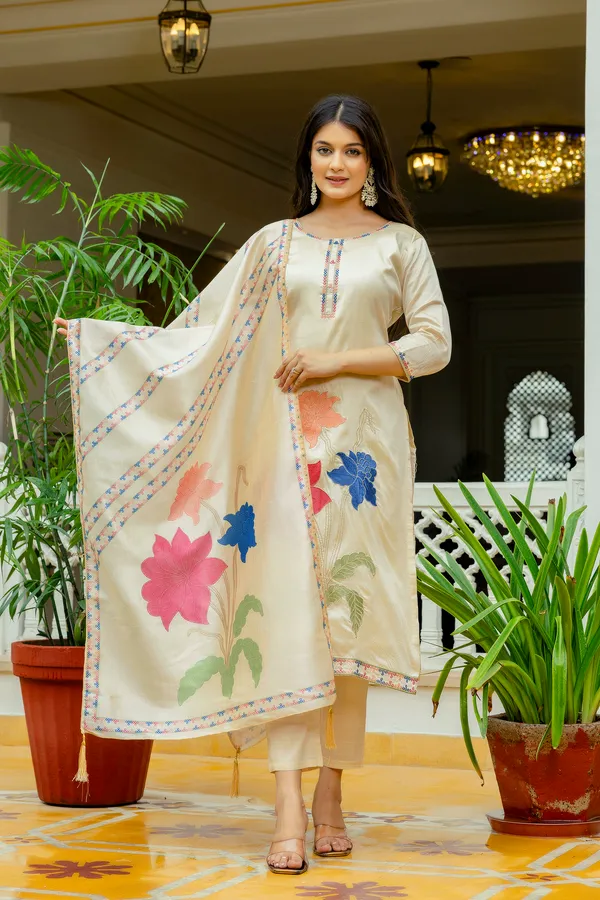 Cream_Viscose_Assam_Silk_Floral_Printed_Kurta_Set_For_Women