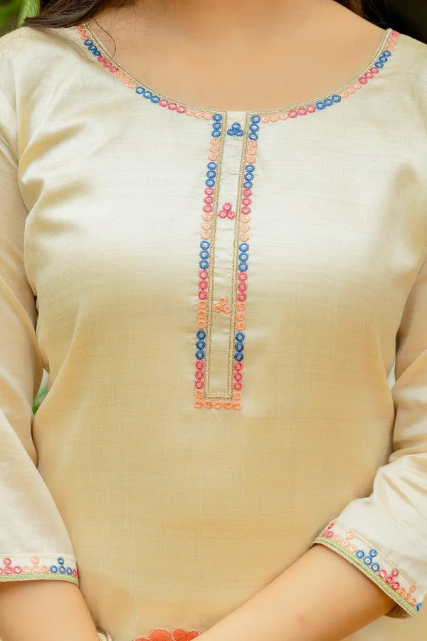Cream_Viscose_Assam_Silk_Floral_Printed_Kurta_Set_For_Women