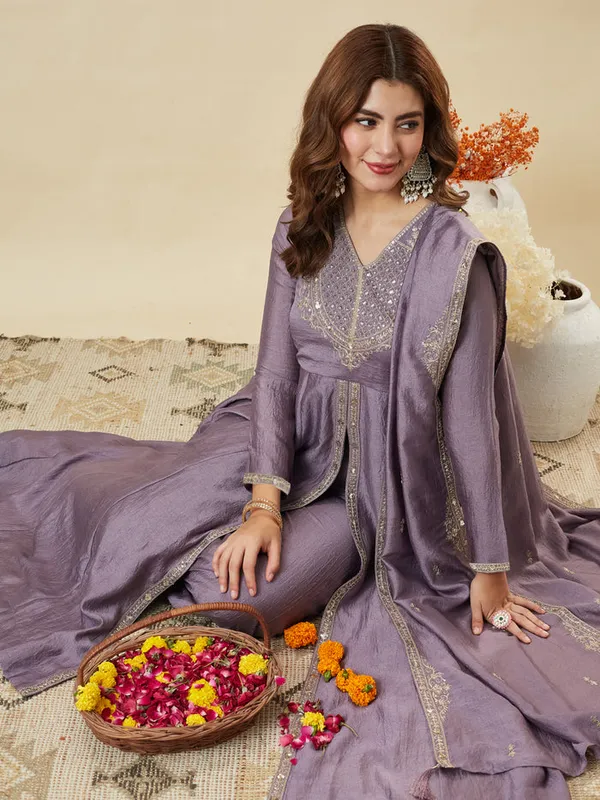 Lavender_Vichitra_Silk_Embroidered_Ethnic_Kurta_Set_For_Women