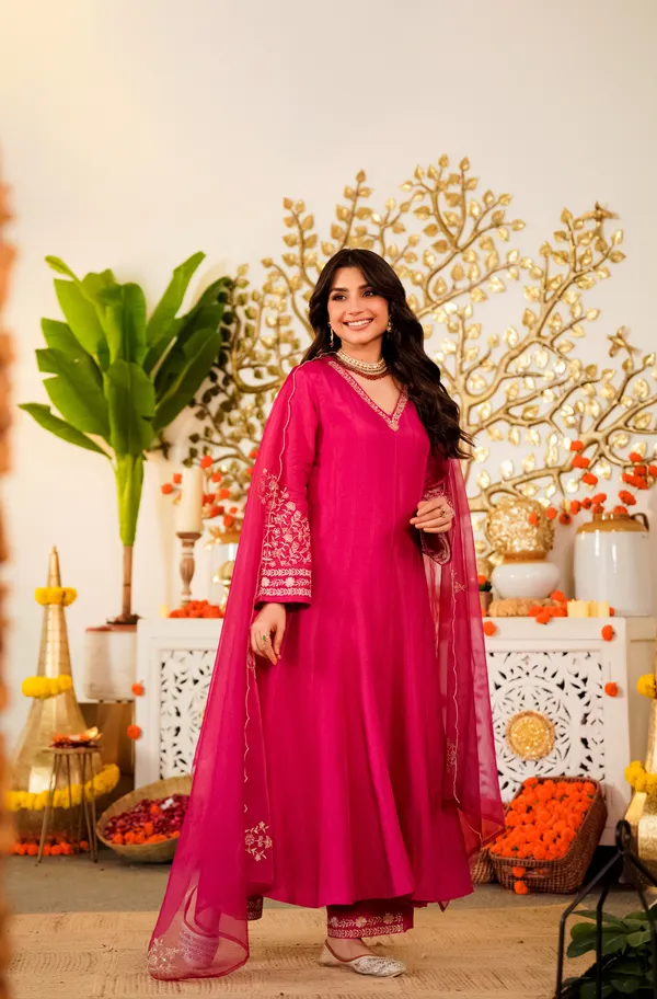 Magenta_Viscose_Chanderi_Embroidered_Anarkali_Suit_Set_For_Women