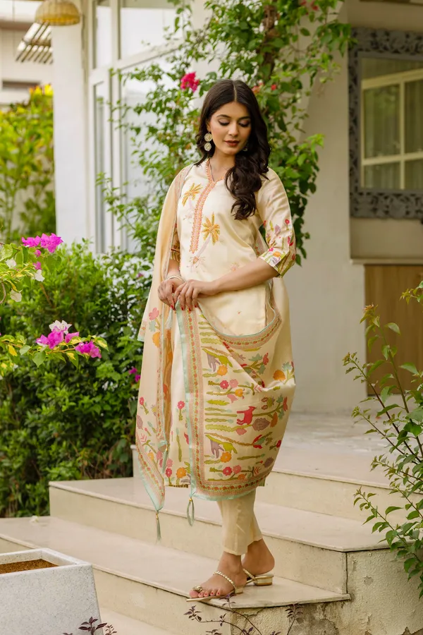 Cream_Viscose_Assam_Silk_Floral_Print_Straight_Suit_Set_For_Women