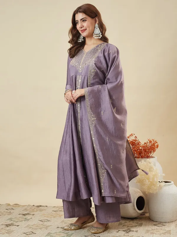 Lavender_Vichitra_Silk_Embroidered_Ethnic_Kurta_Set_For_Women