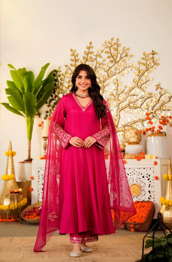 Magenta_Viscose_Chanderi_Embroidered_Anarkali_Suit_Set_For_Women