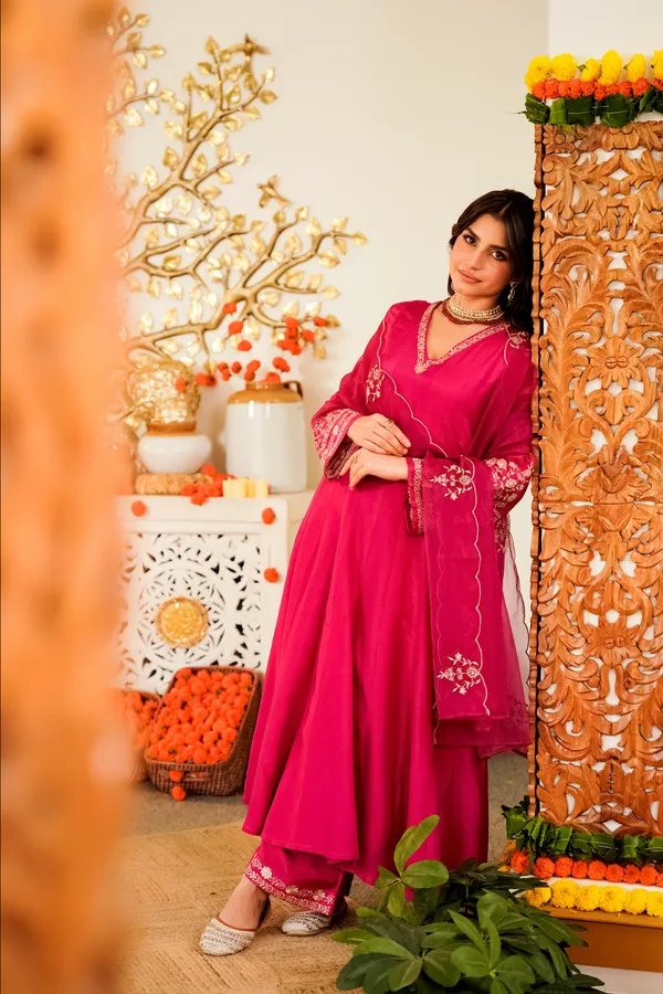 Magenta_Viscose_Chanderi_Embroidered_Anarkali_Suit_Set_For_Women