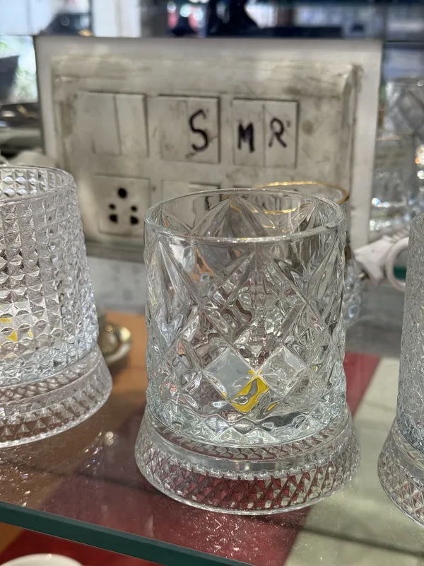 Glass_Geometric_Diamond_Pattern_Whisky_Glass