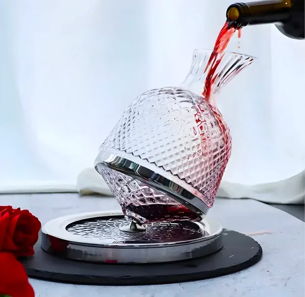 Glass_Modern_Textured_Revolving_Decanter_For_Home_Decor_and_Use_{Silver}