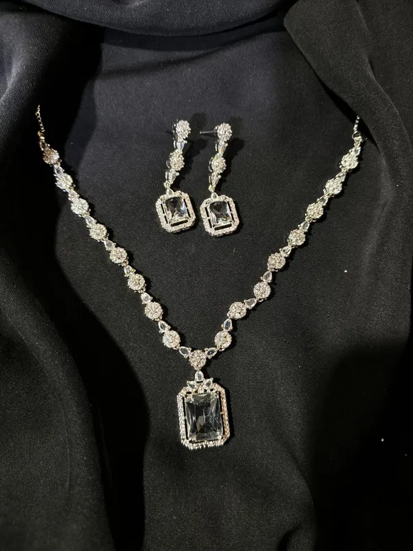 American_Diamond_Stone_Studded_Necklace_Set_With_Earrings_For_Women