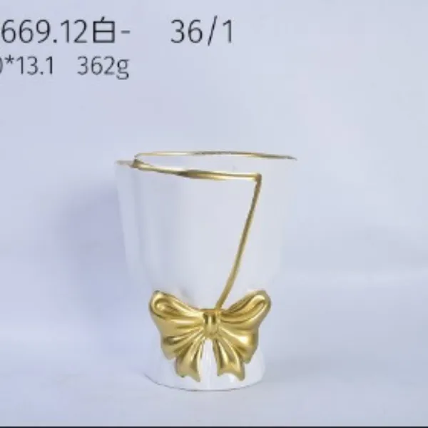 Gold_Ceramic_Planter_Pot_Living_Areas