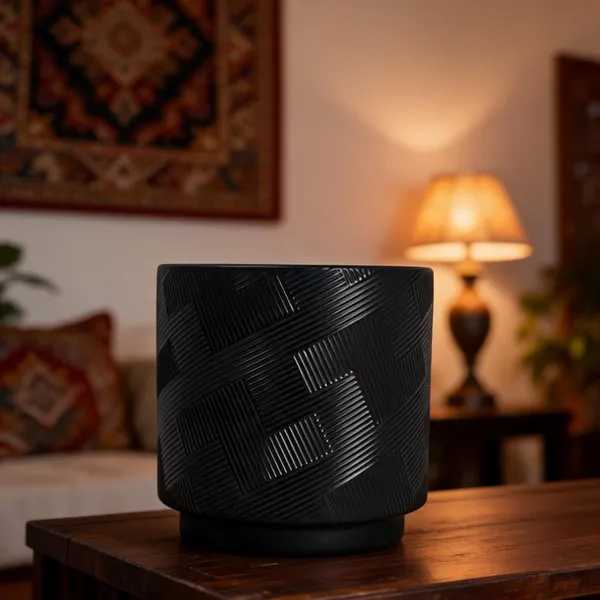 Black_Ceramic_Planter_Pot_Living_Areas