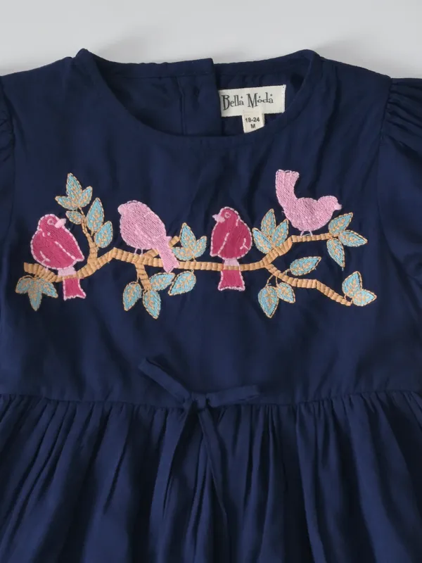 Bella_Moda_Girls_Embroidered_Bird_Motif_Cotton_Dress_With_Puff_Sleeves_And_Tassels