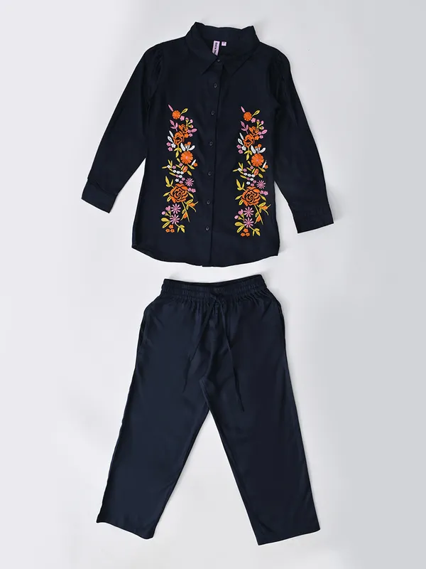 Bella_Moda_Cotton_Full_Sleeves_Floral_Embroidered_Coordinating_Shirt_Style_Top_And_Pant_Set