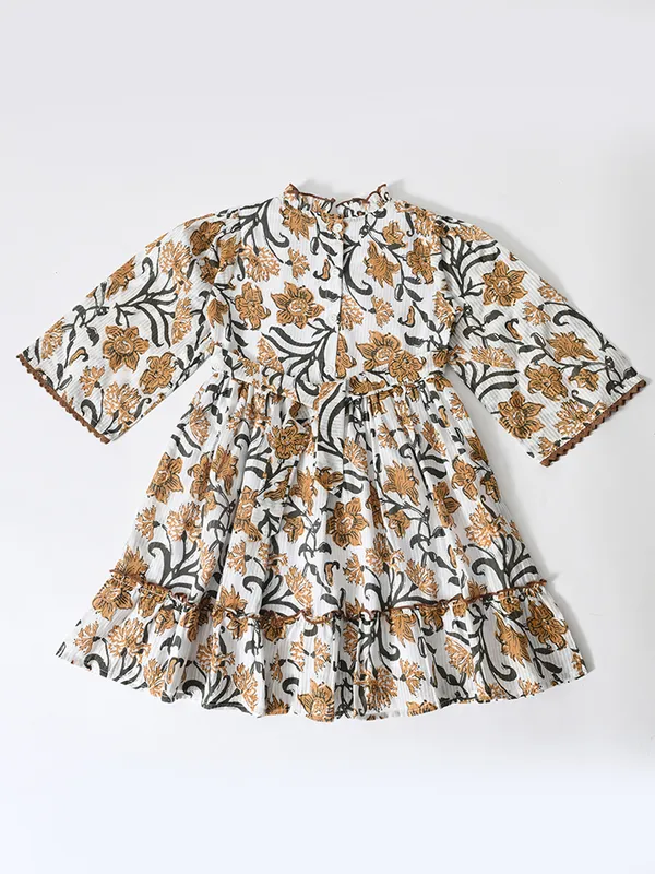 Bella_Moda_Cotton_Woven_Girls_All_Over_Floral_Print_Bell_Sleeve_Dres