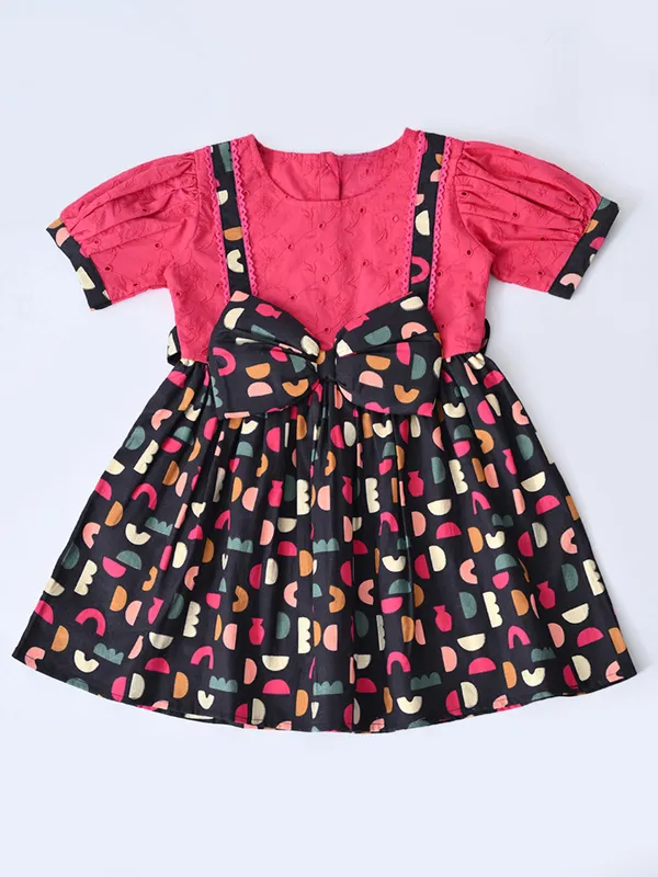 Baby_Girls_Printed_Cotton_Woven_Fit_And_Flare_Dress_With_Puff_Sleeves_And_Bow_Appilque_Dark_Pink