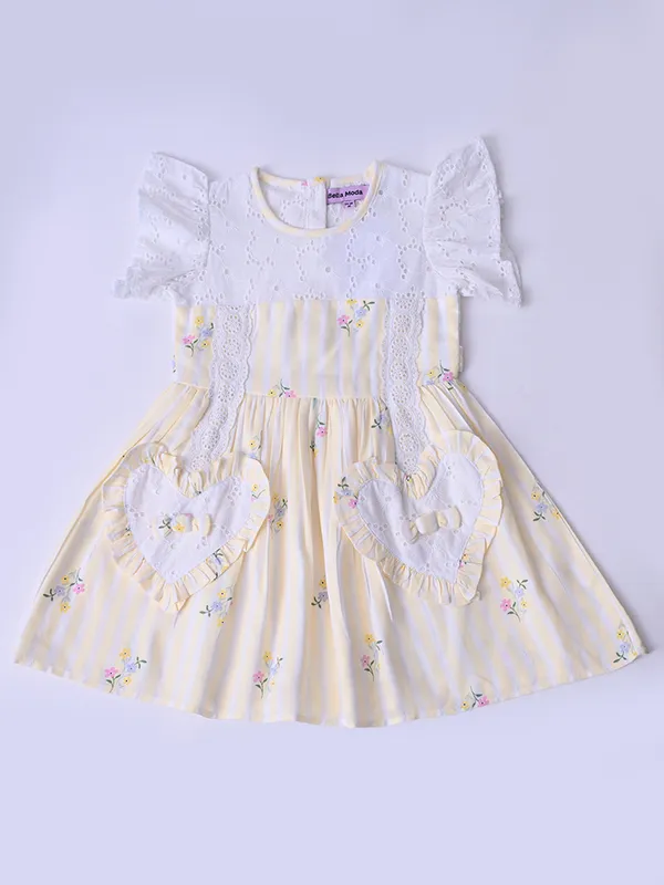 Bella_Moda_Cotton_Woven_Floral_Printed_Fit_And_Flare_Dress_With_Heart_Pockets_Style