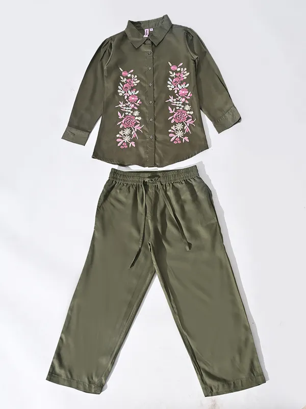 Bella_Moda_Cotton_Full_Sleeves_Floral_Embroidered_Coordinating_Shirt_Style_Top_And_Pant_Set