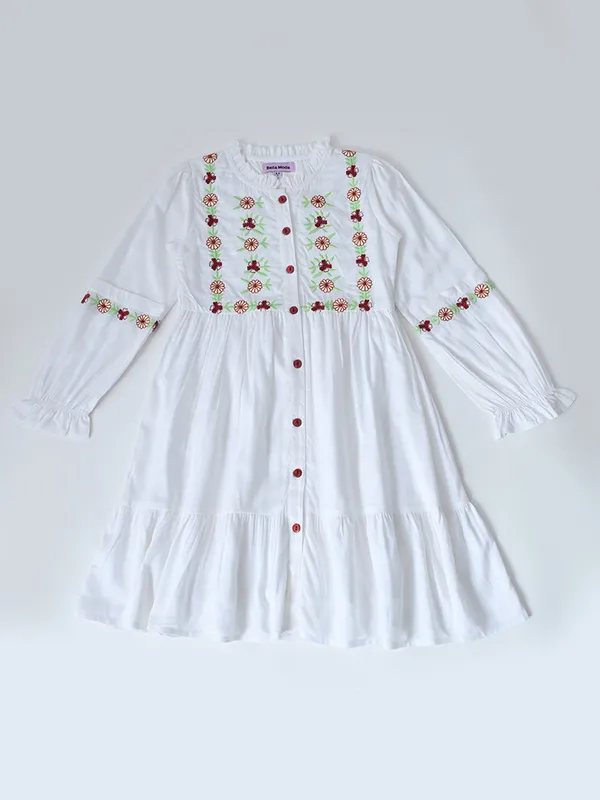 Bella_Moda_Cotton_Woven_Full_Peasant_Sleeves_Floral_Embroidered_Dress
