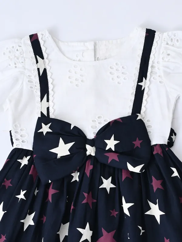 Baby_Girls_Printed_Cotton_Woven_Fit_And_Flare_Dress_With_Puff_Sleeves_And_Bow_Appilque_White