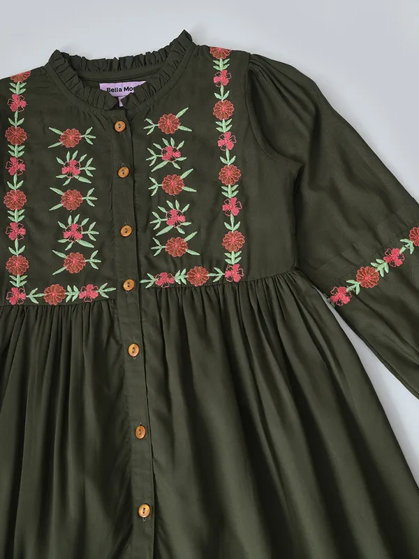 Bella_Moda_Cotton_Woven_Full_Peasant_Sleeves_Floral_Embroidered_Dress