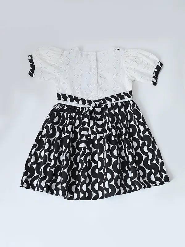 Bella_Moda_Baby_Girls_Abstract_Print_Dress_With_Pinafore_Style_And_Bow_Detail