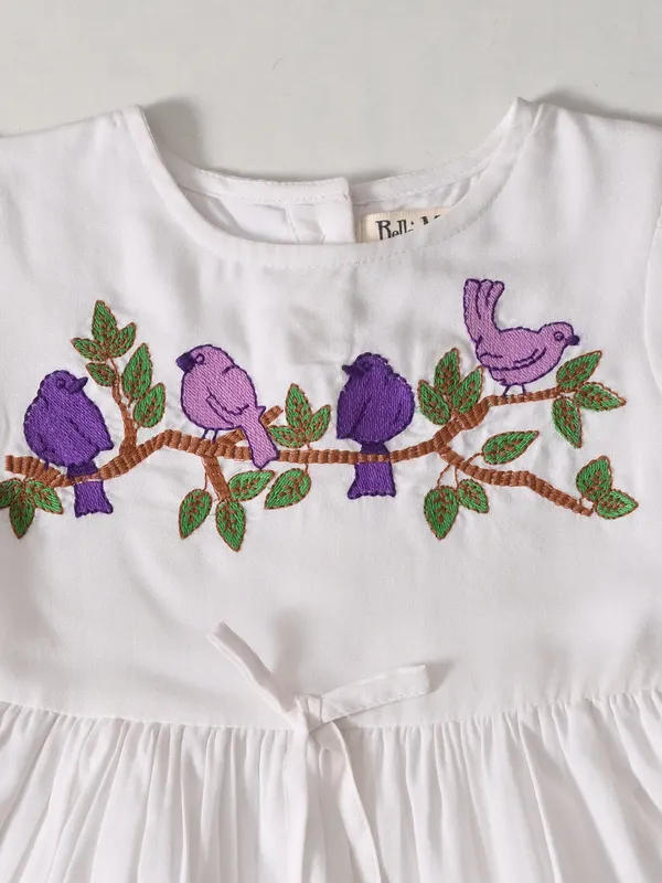 Bella_Moda_Girls_Embroidered_Bird_Motif_Cotton_Dress_With_Puff_Sleeves_And_Tassels