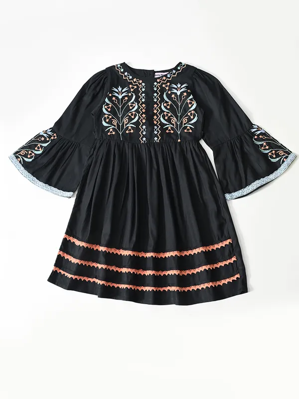 Bella_Moda_Cotton_Woven_Girls_Embroidered_Flared_Dress_With_Waist_Tie