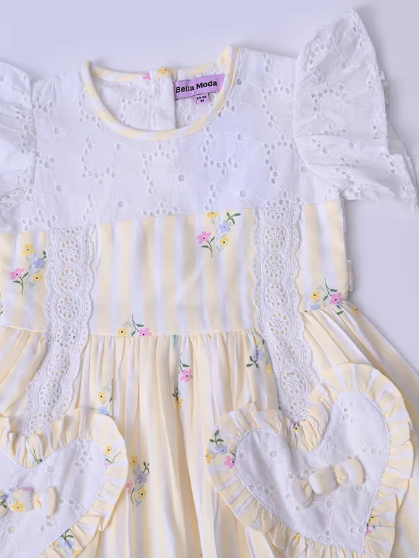 Bella_Moda_Cotton_Woven_Floral_Printed_Fit_And_Flare_Dress_With_Heart_Pockets_Style