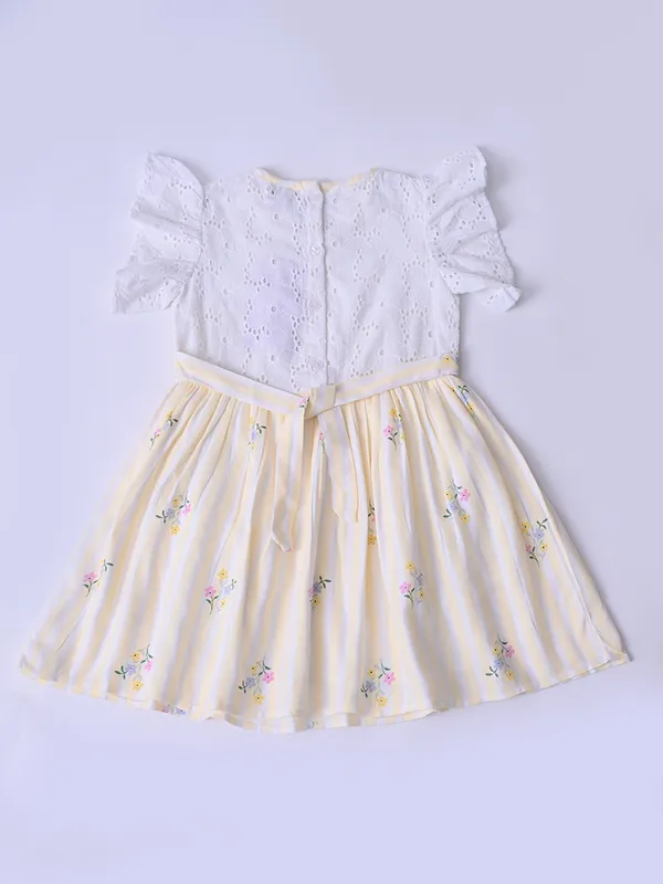 Bella_Moda_Cotton_Woven_Floral_Printed_Fit_And_Flare_Dress_With_Heart_Pockets_Style