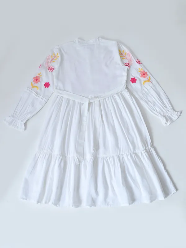 Bella_Moda_Cotton_Woven_Full_Sleeve_Floral_Embroidered_Fit_And_Flare_Dress_White