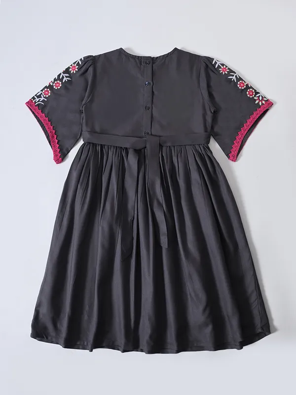 Bella_Moda_Cotton_Woven_Girls_Elegant_Embroidered_Dress