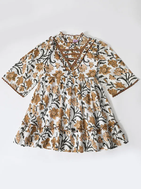 Bella_Moda_Cotton_Woven_Girls_All_Over_Floral_Print_Bell_Sleeve_Dres