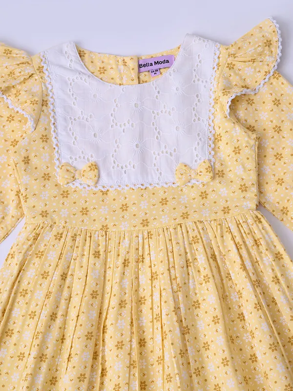 Bella_Moda_Baby_Girls_Floral_Printed_Dress_With_Embroidered_Yoke_And_Bow_Detail