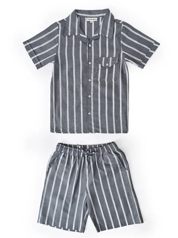 Bella_Moda_Cotton_Woven_Striped_Printed_Shirt_And_Shorts_Set