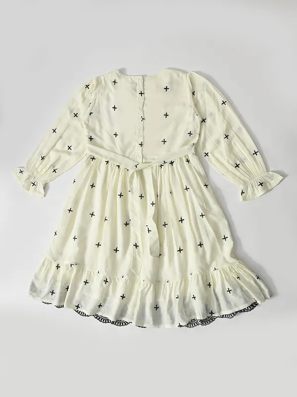 Bella_Moda_Cotton_Woven_Girls_Casual_A_Line_Dress_With_White_Motif_And_Embroidery_Border