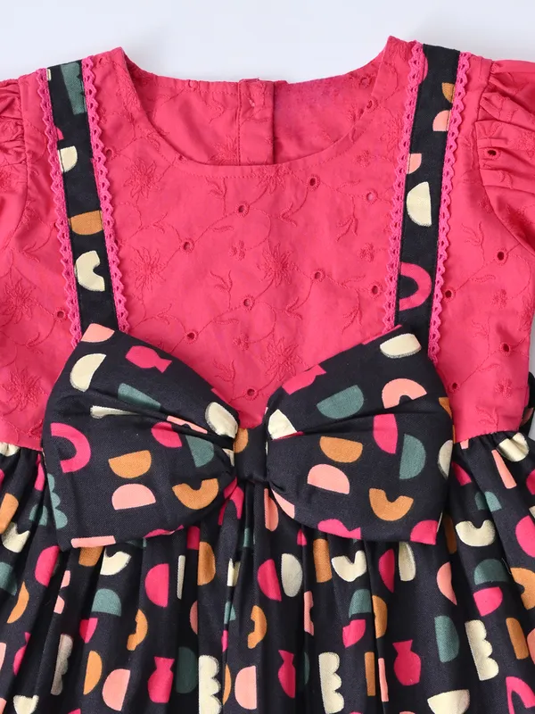 Baby_Girls_Printed_Cotton_Woven_Fit_And_Flare_Dress_With_Puff_Sleeves_And_Bow_Appilque_Dark_Pink