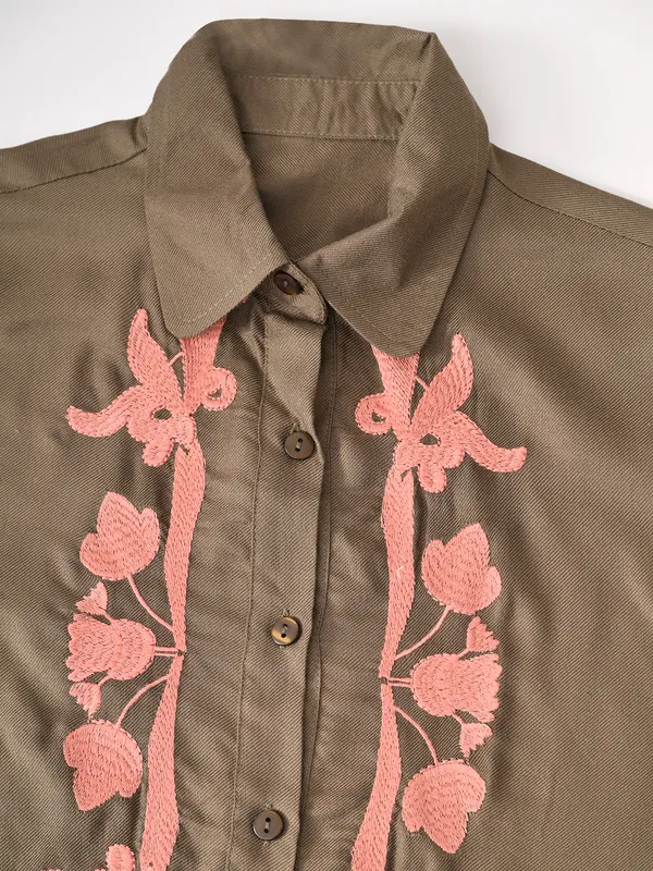 Bella_Moda_Cotton_Full_Sleeves_Floral_Embroidered_Coordinating_Shirt_Style_Top_And_Pant_Set