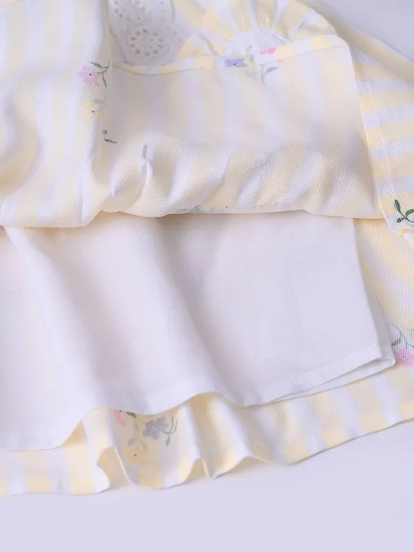 Bella_Moda_Cotton_Woven_Floral_Printed_Fit_And_Flare_Dress_With_Heart_Pockets_Style