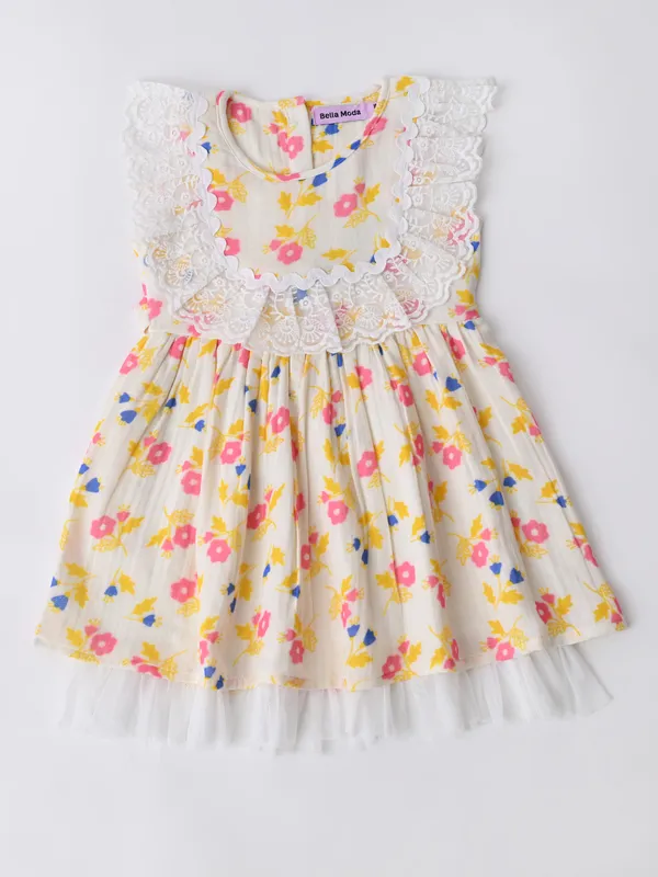 Bella_Moda_Cotton_Sleeveless_Lace_Detailing_Dress_Yellow