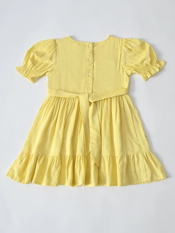 Bella_Moda_Girls_Embroidered_Bird_Motif_Cotton_Dress_With_Puff_Sleeves_And_Tassels