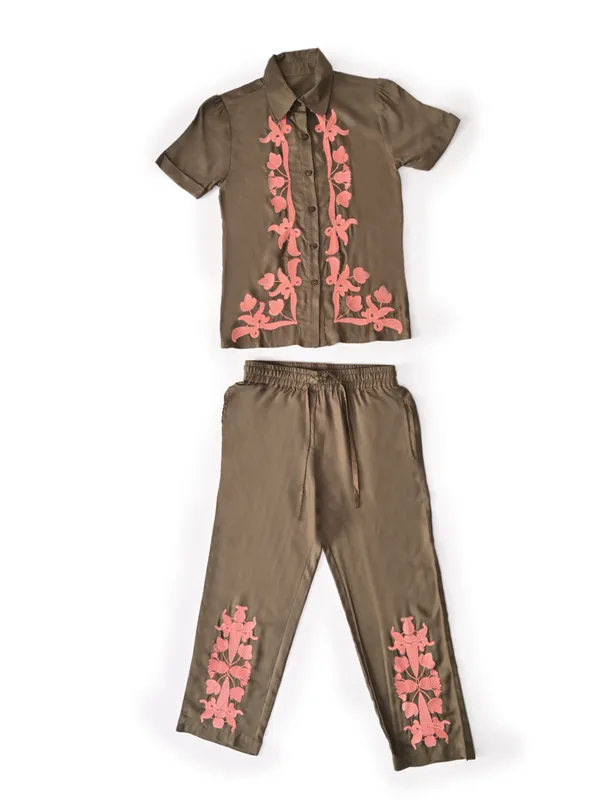 Bella_Moda_Cotton_Full_Sleeves_Floral_Embroidered_Coordinating_Shirt_Style_Top_And_Pant_Set