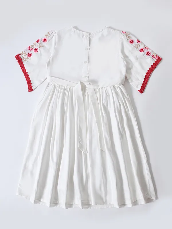 Bella_Moda_Cotton_Woven_Girls_Elegant_Embroidered_Dress