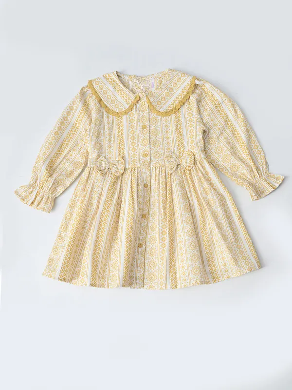 Baby_Girls_Floral_Printed_Cottonwoven_Dress_With_Peter_Pan_Collar_Yellow