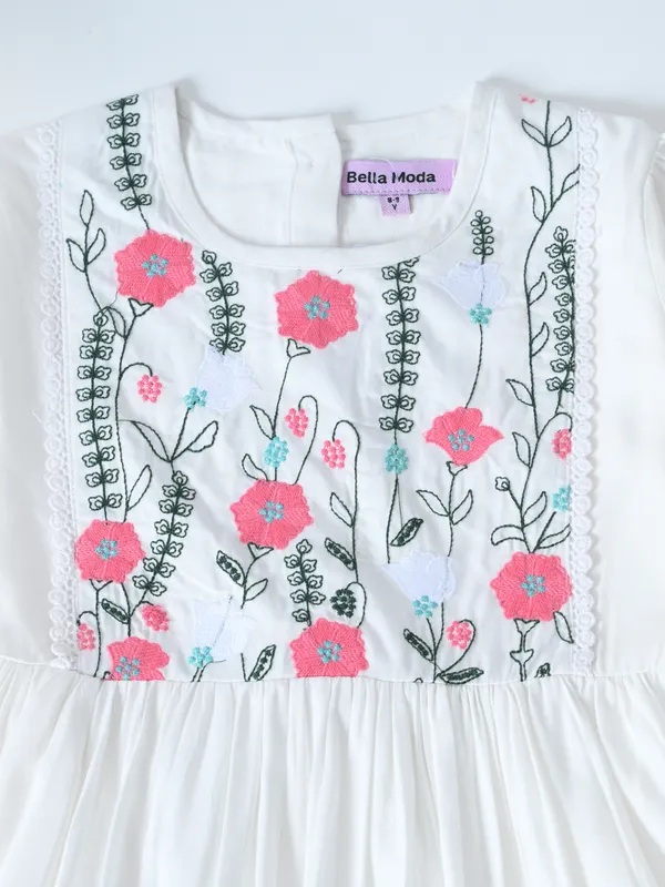 Bella_Moda_Cotton_Woven_Full_Puffed_Sleeves_Floral_Embroidered_Dress