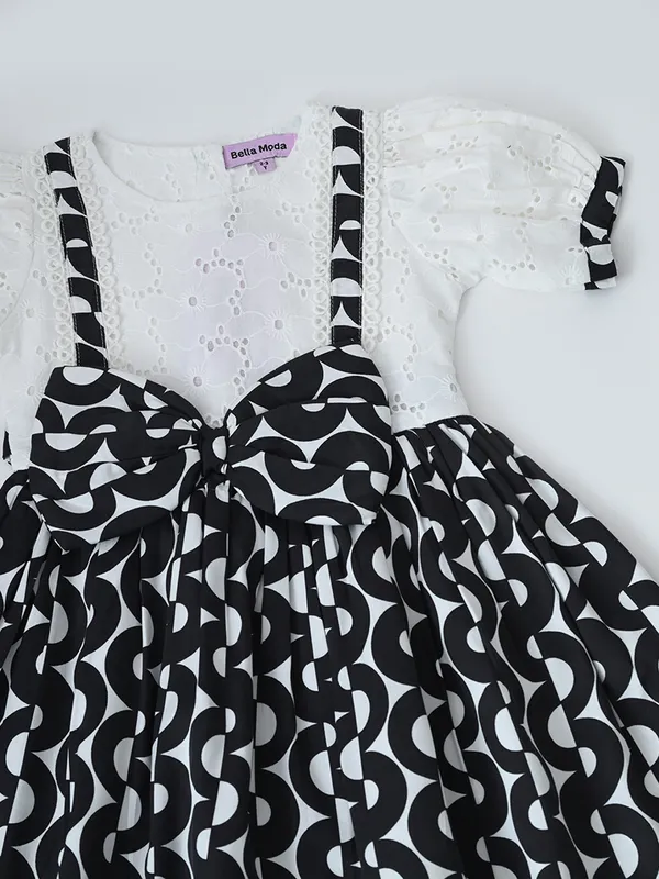 Bella_Moda_Baby_Girls_Abstract_Print_Dress_With_Pinafore_Style_And_Bow_Detail