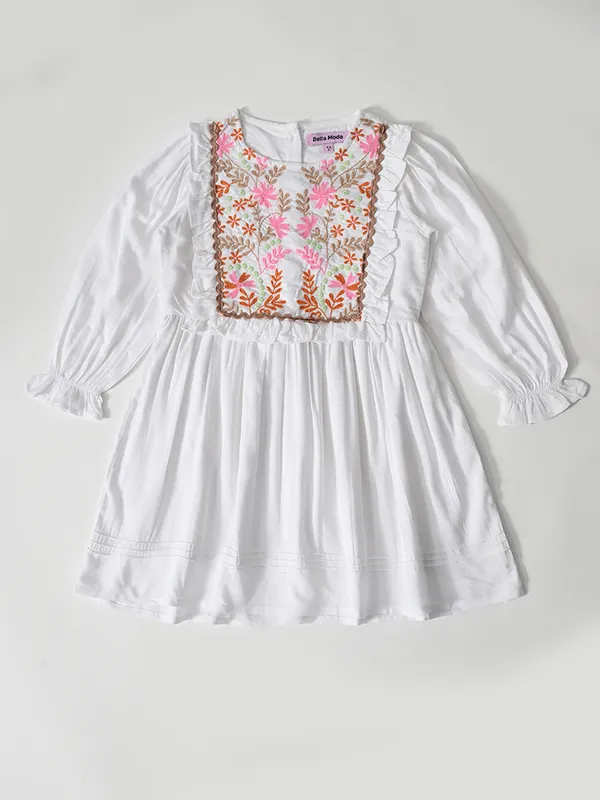 Bella_Moda_Cotton_Woven_Girls_Floral_Embroidered_Yoke_Dress_With_Ruffle_Detail