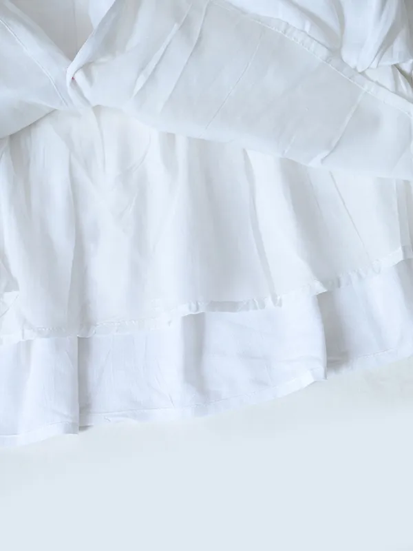 Bella_Moda_Cotton_Woven_Full_Sleeve_Floral_Embroidered_Fit_And_Flare_Dress_White