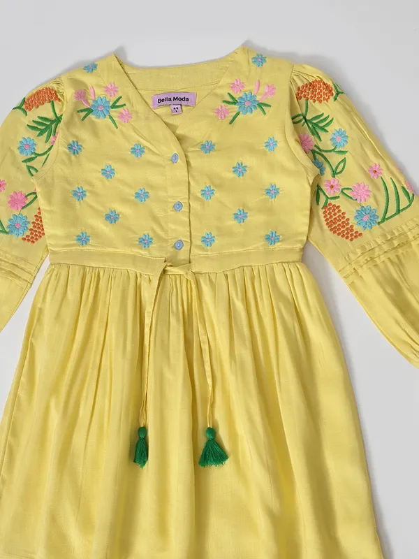 Bella_Moda_Cotton_Woven_Girls_Floral_Embroidered_A_Line_Dress_With_Tassel_Tie_Up